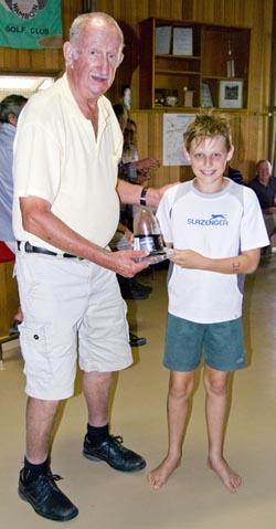 9-Hole Winner Lofty with sponsor Alex Grinners
